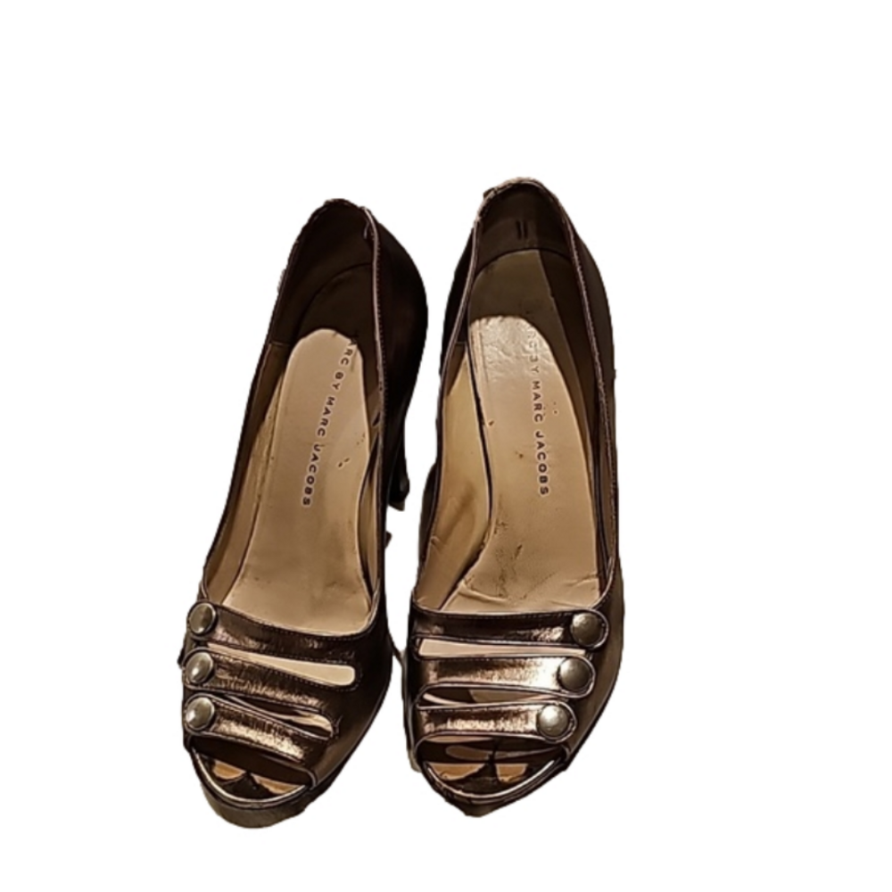 Marc by Marc Jacob's metalic platinum pump 5.5